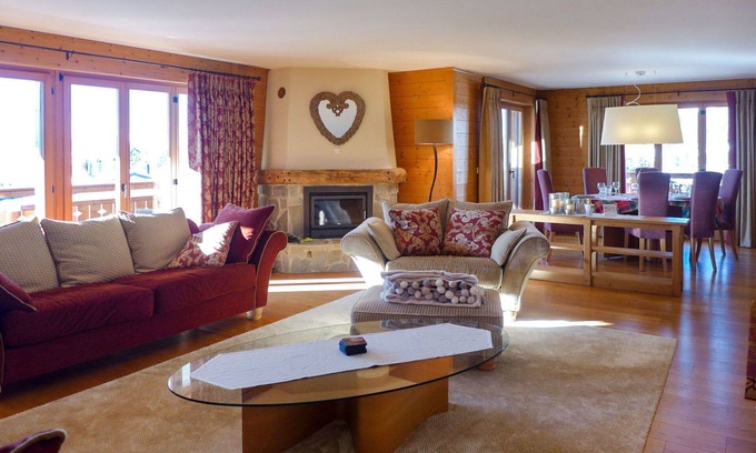 Villars-sur-Ollon Apartment | Cosy apartment for 8 guests with WIFI, TV and balcony