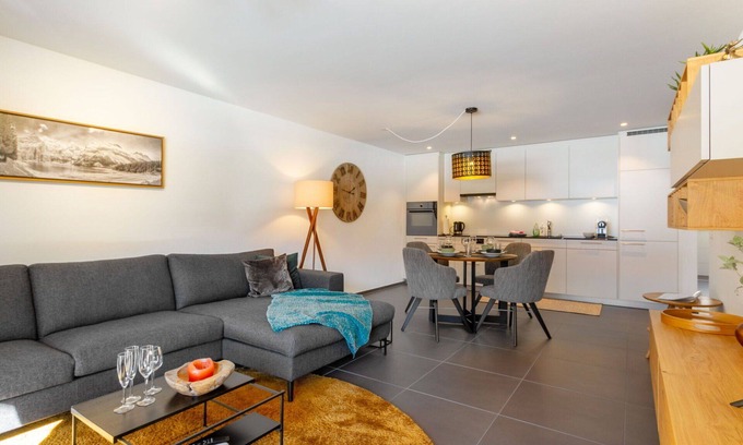 Blausee Apartment | Cosy apartment for 4 people with WIFI, TV, balcony, panoramic view and parking