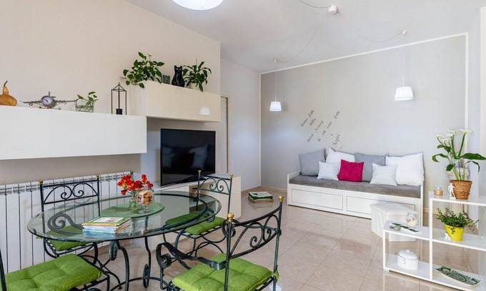 Camporosso Apartment | Cosy apartment for 4 guests with WIFI, TV, balcony and pets allowed