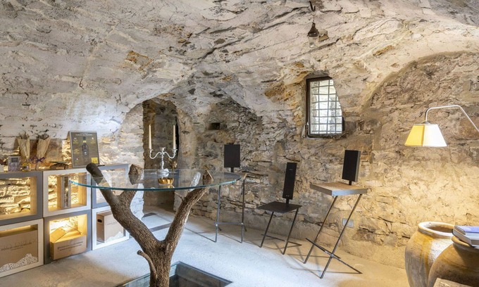 Civezza Apartment | Cosy apartment for 3 people with WIFI, TV, balcony and parking