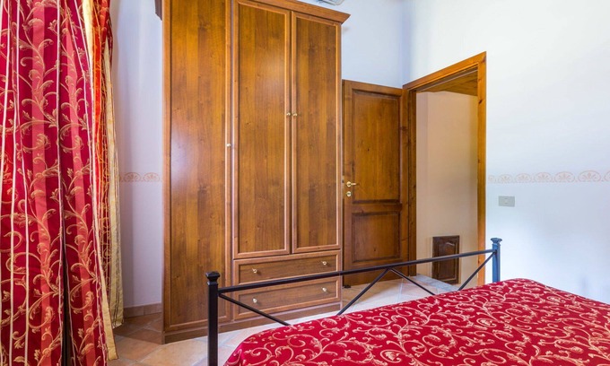 Riparbella Apartment | Cosy apartment for 5 guests with A/C, WIFI, pool, TV, patio and parking