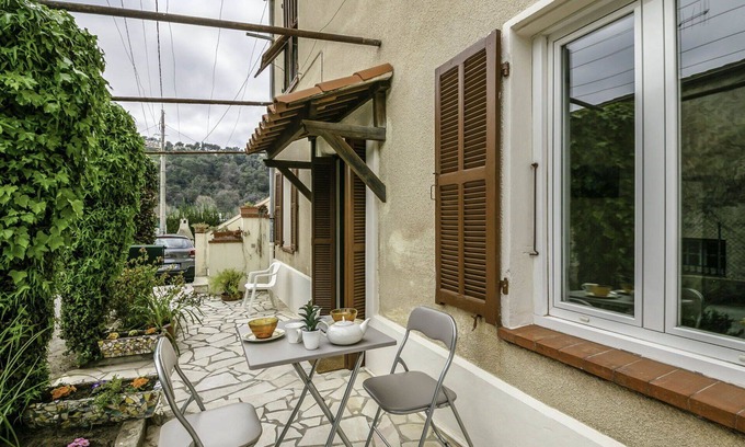 Cagnes-sur-Mer Apartment | Cosy apartment for 4 people with WIFI, A/C, TV, terrace and parking