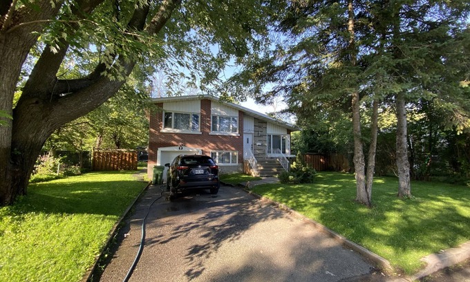 Pierrefonds-Roxboro Apartment | Cosy Apartment house