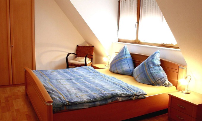 Neuried Villa | Cosy apartment in villa for 4 guests with WIFI, TV and patio