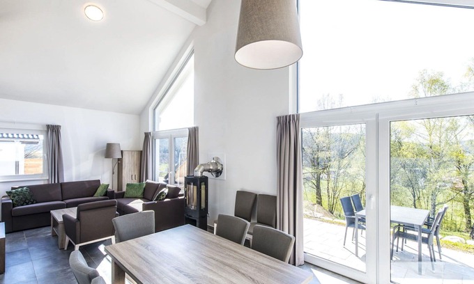 Mistelgau House | Cosy apartment in villa for 8 people with WIFI, TV, terrace and pets allowed