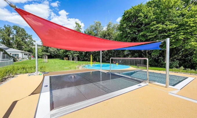 Beilngries House | Cosy apartment in villa for 4 people with WIFI, TV, pets allowed and parking