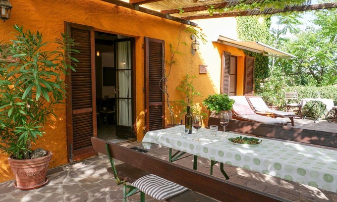 Montieri House | Cosy apartment in villa for 7 guests with pool, patio, pets allowed and parking