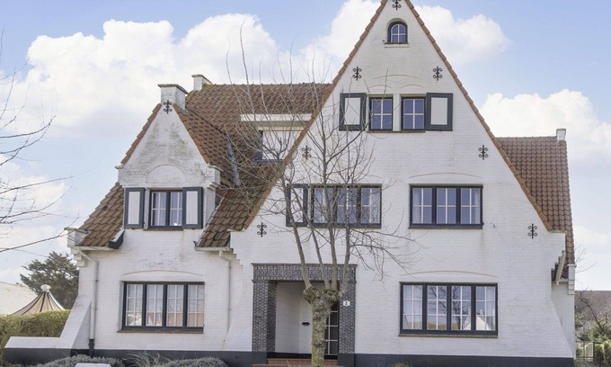 De Haan Villa | Cosy apartment in villa for 6 people with WIFI, TV, balcony, pets allowed and parking