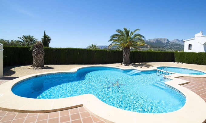 Empedrola House | Cosy apartment in villa for 5 guests with A/C, WIFI, pool, TV, terrace and parking