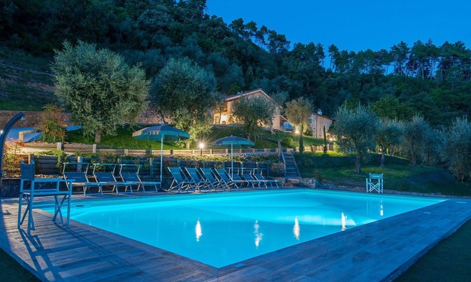 Pescaglia Villa | Cosy apartment in villa for 6 guests with WIFI, pool, A/C, TV, terrace, pets allowed and parking