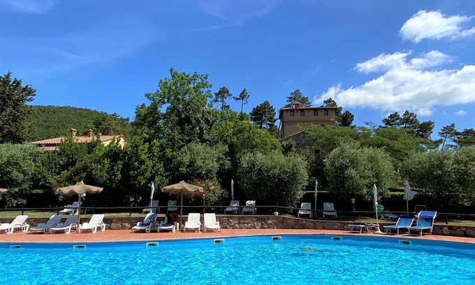 Riparbella Apartment | Cosy apartment for 6 guests with A/C, WIFI, pool, TV, terrace and parking