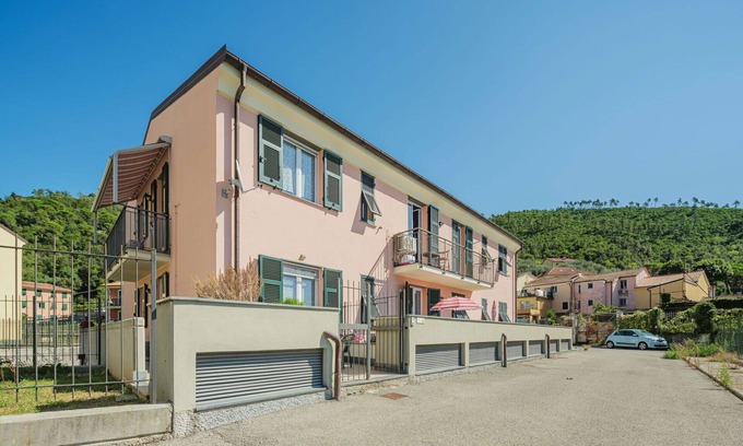 Sestri Levante Apartment | Cosy apartment for 5 guests with A/C, WIFI, TV, patio, pets allowed and parking