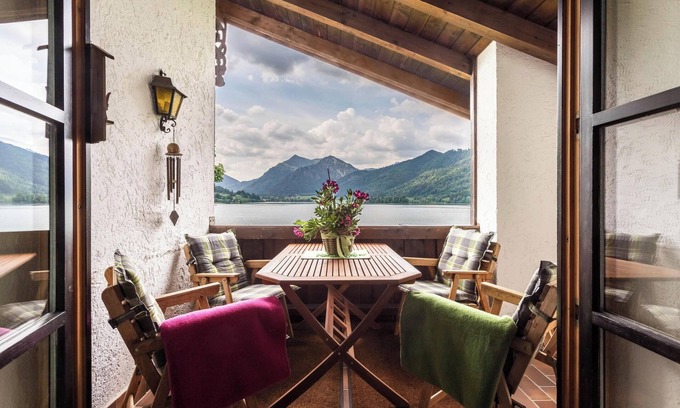 Schliersee Apartment | Cosy Apartment Riepl with Lake Access, Garden, Balcony & Wi-Fi