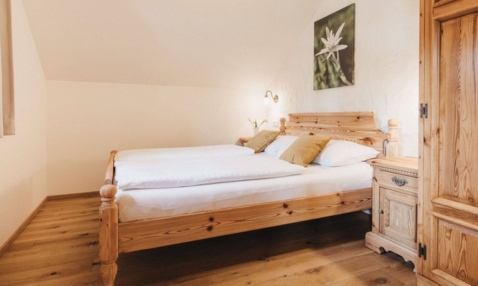 Finkenstein am Faaker See Apartment | Cosy apartment for 6 guests with pool, WIFI, TV, pets allowed and parking