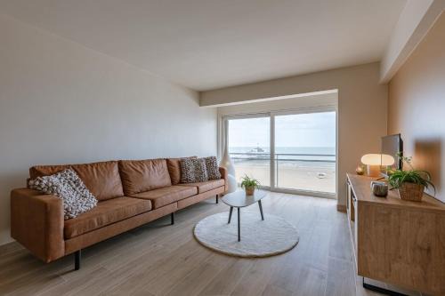 Blankenberge Apartment | Cosy beachfront apartment with great sea view