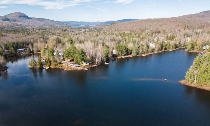Notre-Dame-de-la-Merci Cabin | Cosy chalet on lake with hot tub, Gazebo and heated floors.