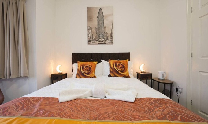 Doncaster House | Cosy Ensuite Room 3 (self check-in) Doncaster