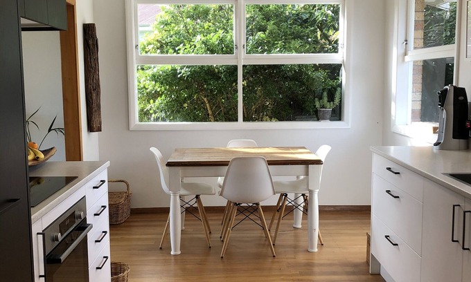 Leamington House | Cosy Family Home