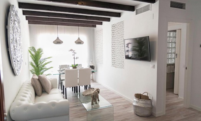 San Felipe Neri Apartment | Cosy Flat - City Center - Parking free