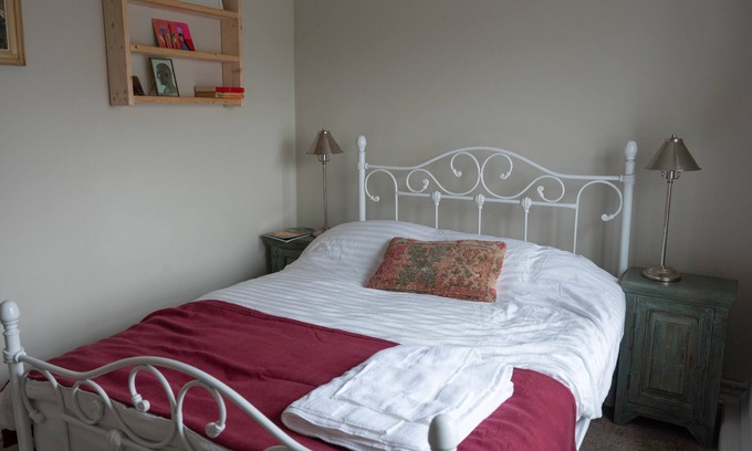 Frome Apartment | Cosy flat in Frome near Catherine Hill
