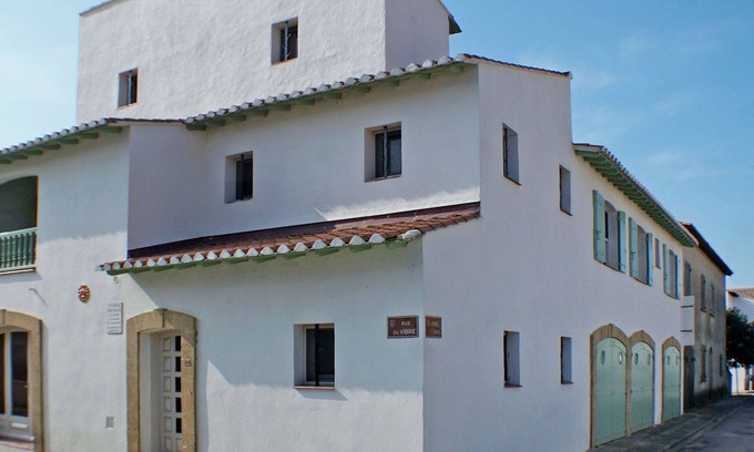 Saintes-Maries-de-la-Mer Apartment | Cosy apartment for 2 people with WIFI, TV, balcony and parking