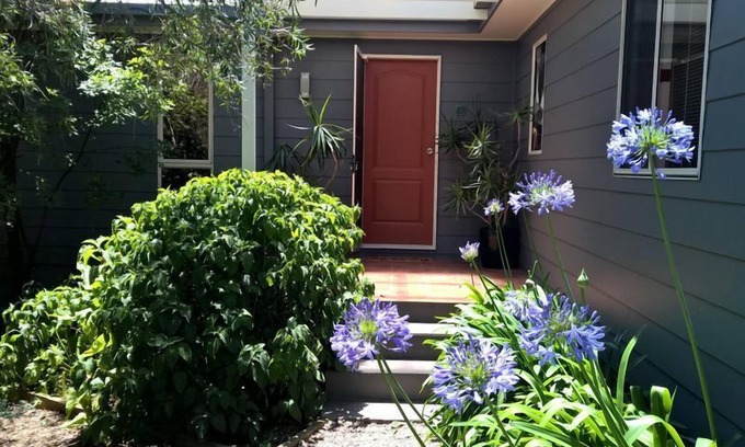 Merimbula House | Cosy house in central Merimbula with complimentary WiFi