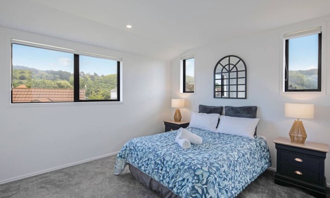 Lower Hutt House | Cosy Retreat at Biddle Crescent