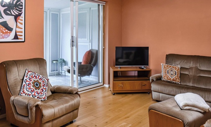 Southsea Cottage | Cosy Retreat Near The Beach