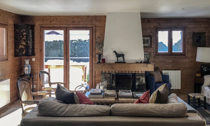 Les Praz-de-Chamonix Ski Chalet | Cosy ski in/out chalet 200m from Flégère skilift
