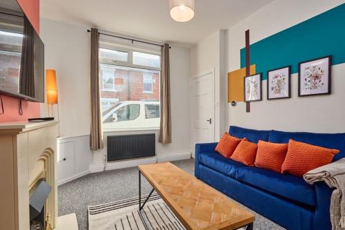 Darlington House | Cosy Stay on Brighton Road - Street Parking