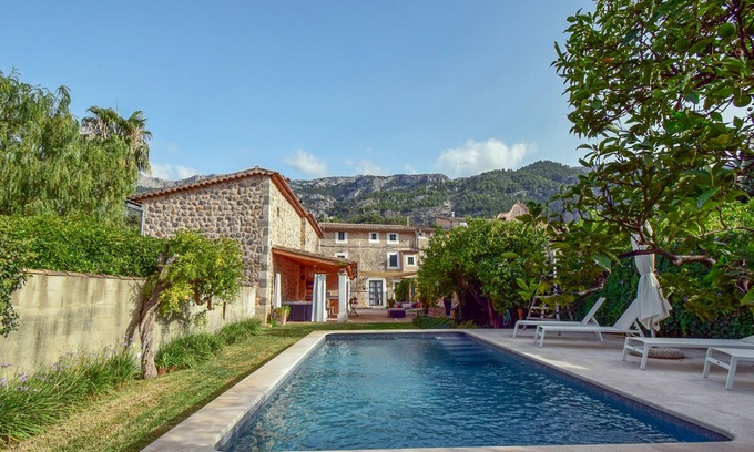 Soller House | Cosy, Sunny House with Garden and Pool, WIFI, Smart TV near the center of Sóller