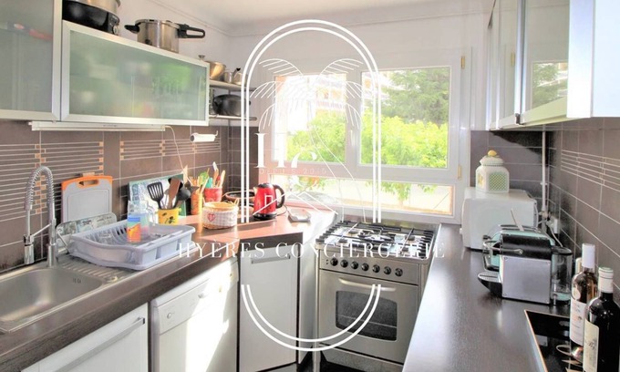 Hyeres City Centre Apartment | Cosy T3 rénové-Clim/Parking/Hyères- Plage 10 min
