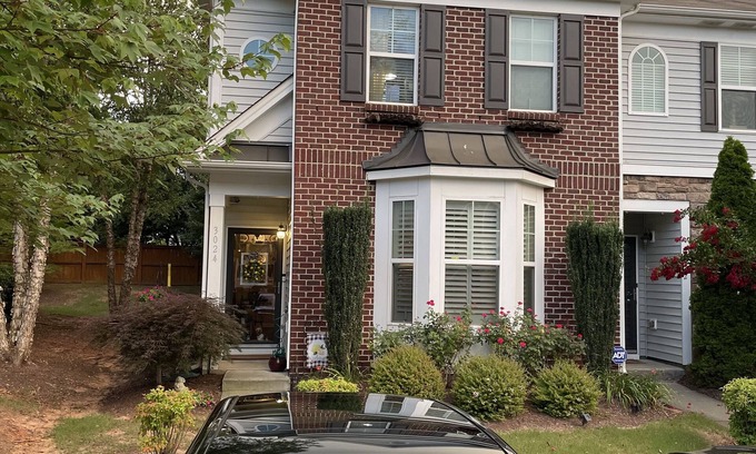 Northeast Raleigh House | Cosy town home for rent, 8 min from downtown.