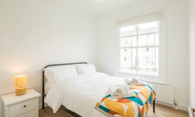 Cambridge City Centre Condo | Cosy Two Bedroom Apartment in Excellent Location