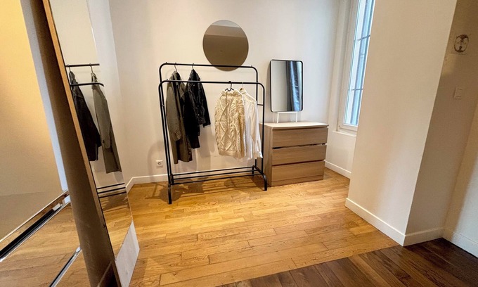 Amerique Apartment | Cosy two-room apartment, antique parquet floor