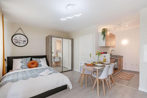 Aulnay-sous-Bois Apartment | COSYHOME - Studio Familial Confortable - Paris - CDG - Parking privé