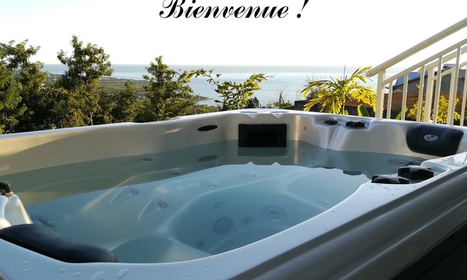 Bouillante Apartment | Côté Caraïbes Bouillante: large studio 3' from the beach & a diving center!
