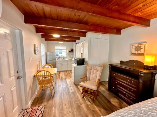 Tavares House | Cottage 34, Coconut Cottage - Dora Canal Court - a downtown, waterfront community