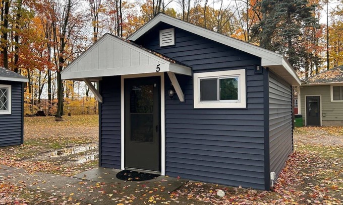 Lake City Cabin | Cottage #5 The Coneflower, 1 Bedroom Cottage