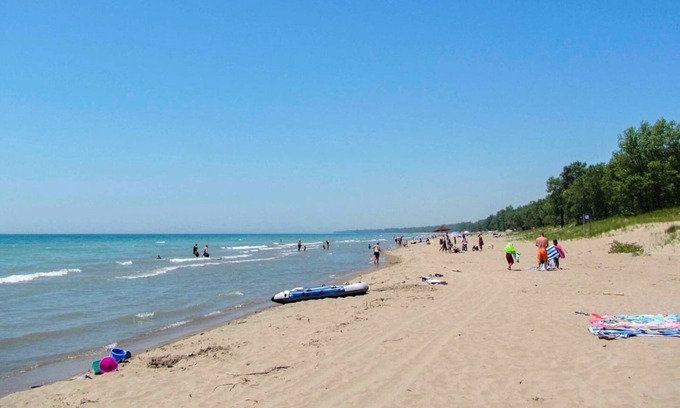 Wainfleet Cottage | Cottage #7 · Lake Haven Beach Resort