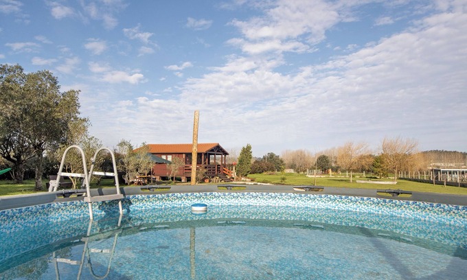 Fermentelos Cottage | Cottage 'Casa Da Lagoa Pateira' with Private Pool, Wi-Fi and Air Conditioning