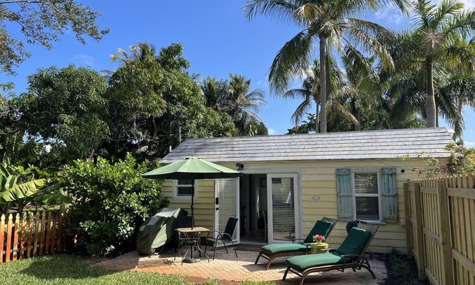 Lake Worth Apartment | COTTAGE CLOSE TO BEACH AND BRYANT PARK