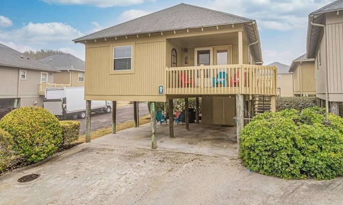 The Dunes Cottage | Cottage House - Steps to the Beach with Pool