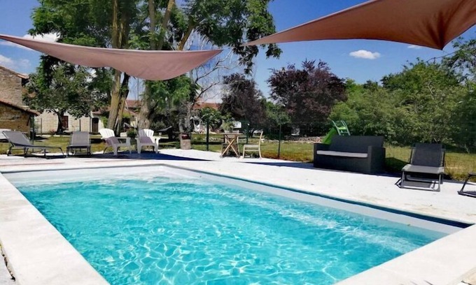 Saint-Jean-de-Sauves Cottage | Cottage in Saint-Jean with Terrace