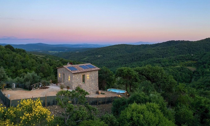 Rosennano Villa | Cottage Dolcevista 4+2, Emma Villas