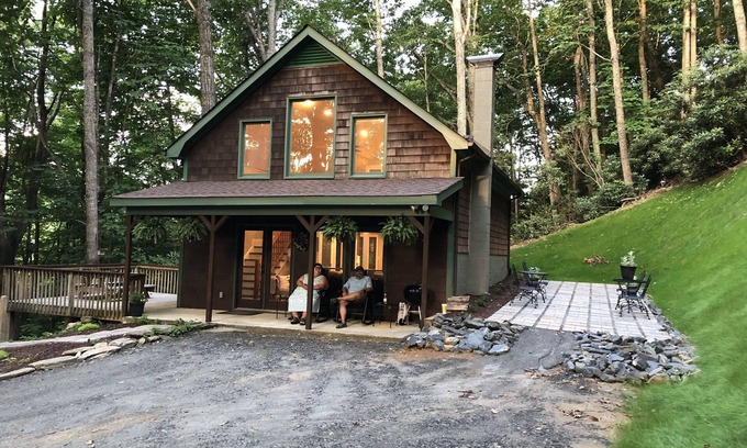 West Jefferson Cottage | Cottage on 7 acres between West Jefferson and Boone. Pet Friendly HighSpeed Int