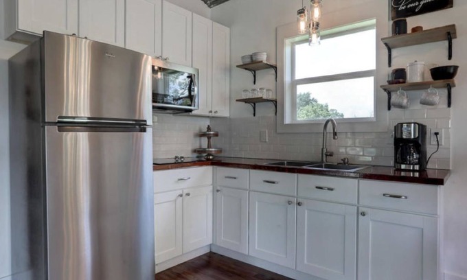 Breaux Bridge Cottage | Cottage on a pond, walking distance to everything Cajun!