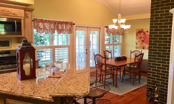 Macon House | Cottage on Lake Tobesofkee-225 ft Shore-Great Views