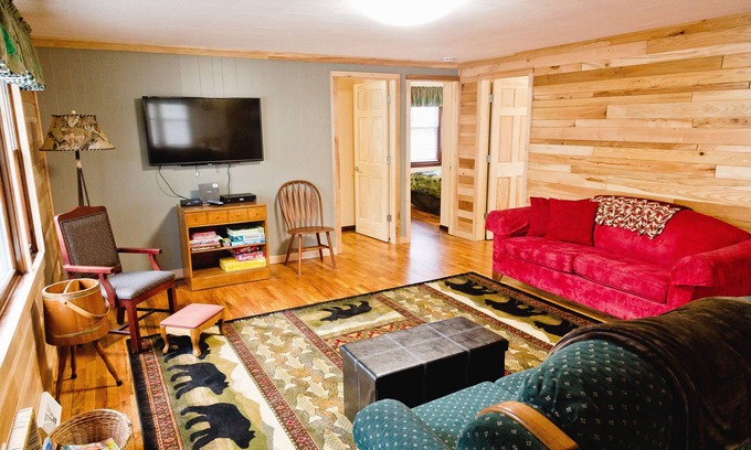 Bellaire Cottage | Cottage On River - close to Torch Lake, sleeps 8