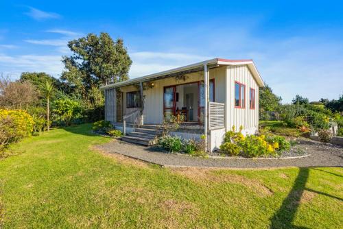 Waikanae House | Cottage on Rutherford - Waikanae Holiday Home